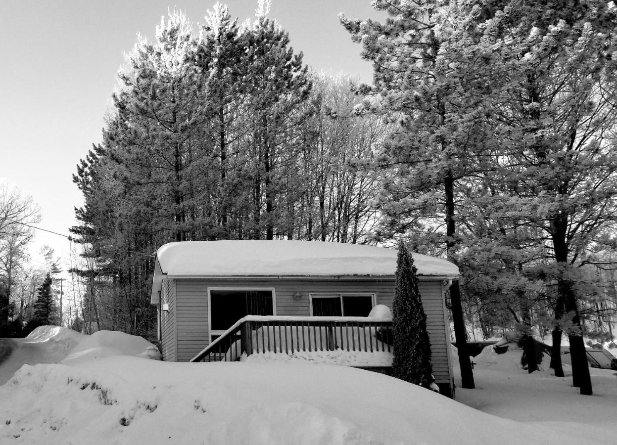 Oakview Lodge & Marina Algonquin Highlands Eksteriør billede